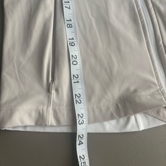 Lululemon athletica Define color block jacket, Asym, White/Light Chrome, size 8 - Picture 6 of 15
